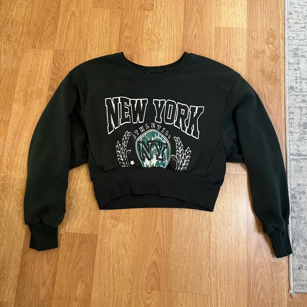 Cropped Crewneck